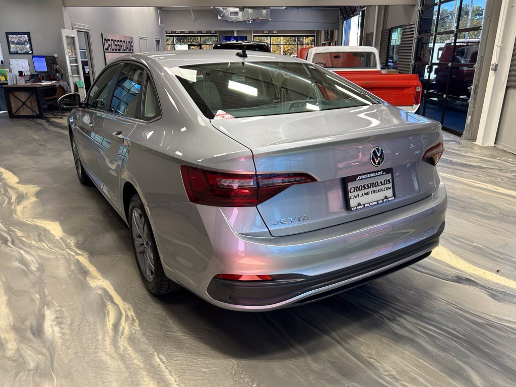Used 2024 Volkswagen Jetta SE FWD image 31