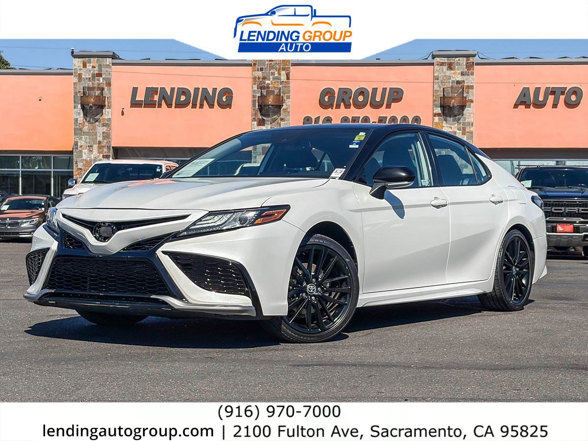 Used 2024 Toyota Camry XSE FWD image 1