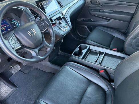 Used 2024 Honda Odyssey Sport image 10