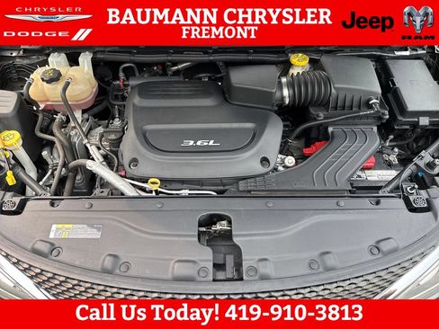 Used 2018 Chrysler Pacifica Touring-L Plus w/ Tire & Wheel Group FWD image 22