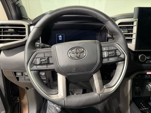Used 2025 Toyota Tundra Limited AWD/4WD image 22