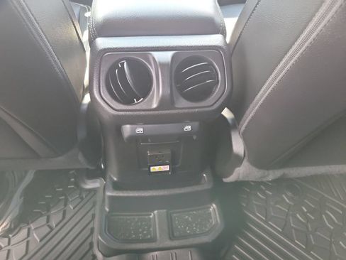 Used 2021 Jeep Wrangler Unlimited Sahara w/ Safety Group AWD/4WD image 21