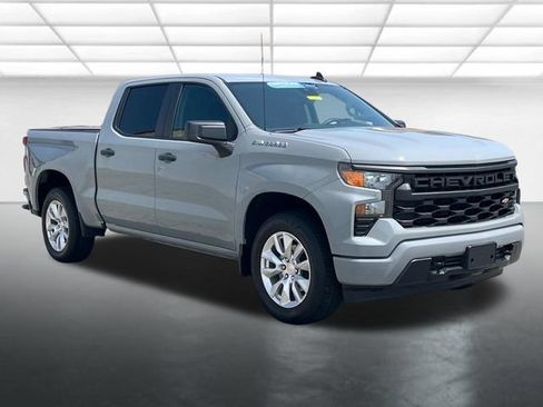 Used 2024 Chevrolet Silverado 1500 Custom RWD image 9