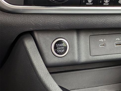 Certified 2023 Nissan Rogue SV image 27