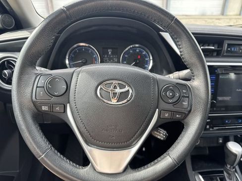 Used 2017 Toyota Corolla SE w/ SE Premium Package FWD image 13
