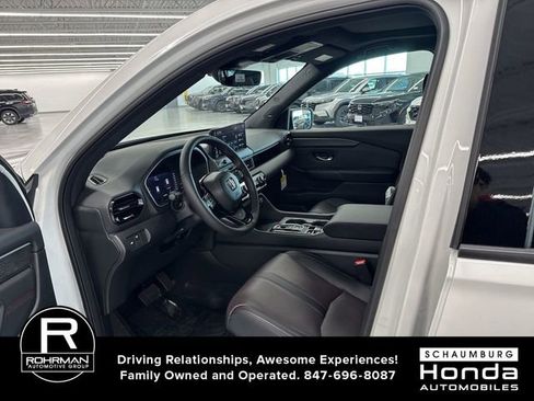 New 2026 Honda Pilot Black Edition image 4