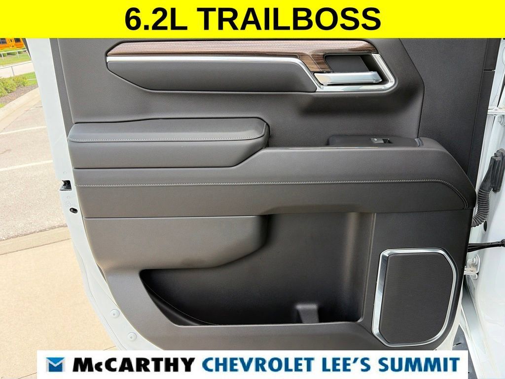 Used 2023 Chevrolet Silverado 1500 LT Trail Boss w/ Convenience Package II AWD/4WD image 40