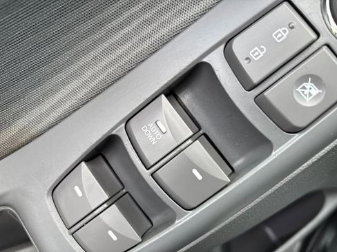 Used 2013 Hyundai Elantra GLS w/ Preferred Pkg image 13