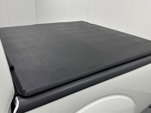 Used 2019 Nissan Frontier SV image 25