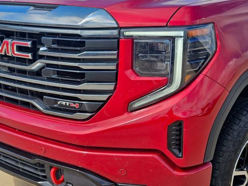 Used 2024 GMC Sierra 1500 AT4 w/ Technology Package AWD/4WD image 13