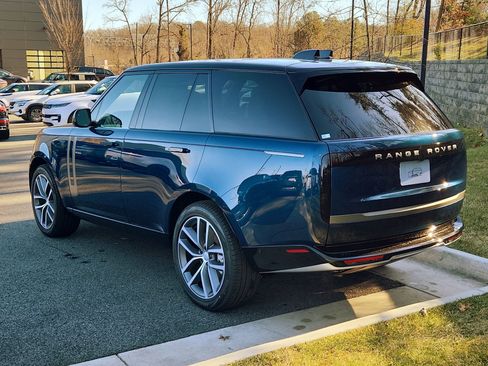 New 2025 Land Rover Range Rover SE image 12