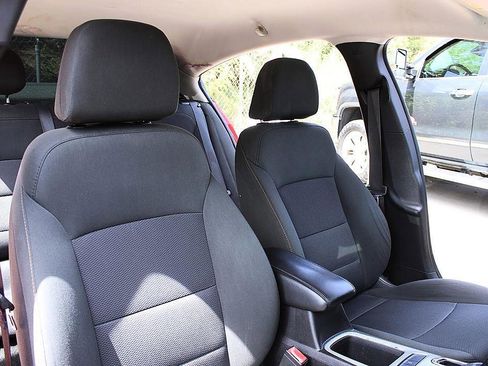 Used 2017 Chevrolet Cruze LS FWD image 16