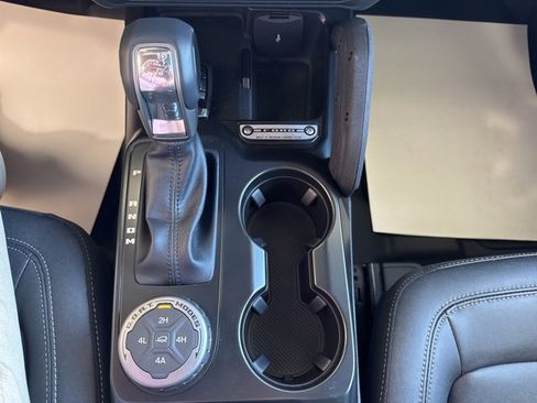 New 2025 Ford Bronco Badlands image 23