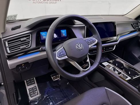 Used 2024 Volkswagen Atlas Peak Edition SEL AWD/4WD image 9