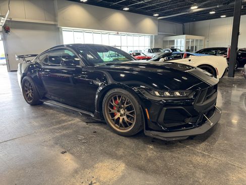 Used 2024 Ford Mustang GT Premium w/ GT Performance Package image 18