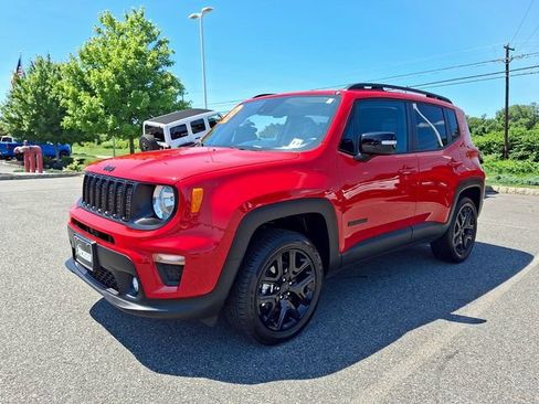 Used 2023 Jeep Renegade Altitude w/ Convenience Group I AWD/4WD image 4