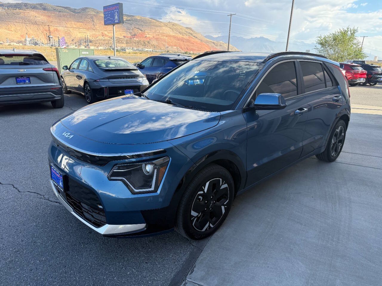 Used 2024 Kia Niro Wind w/ Wind Preserve Package FWD image 2