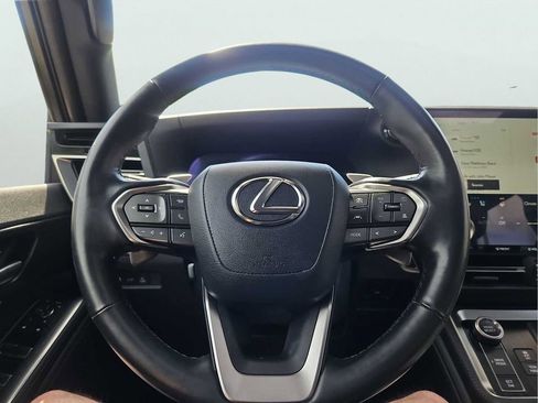 Used 2024 Lexus GX 550 w/ Accessory Package (2T) AWD/4WD image 19