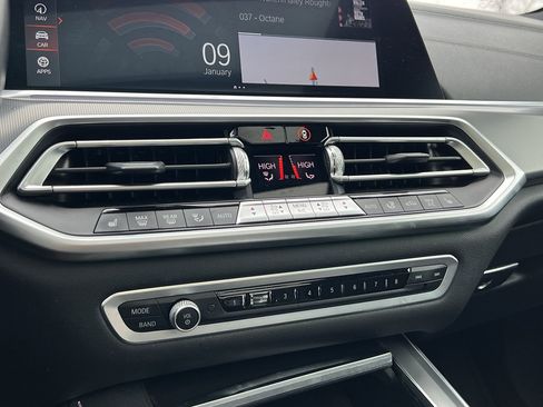 Used 2021 BMW X5 xDrive40i w/ Convenience Package image 22