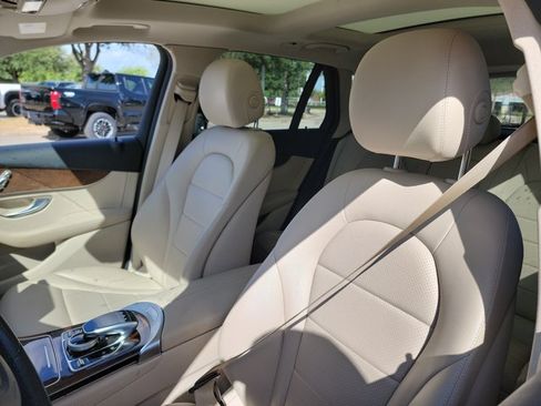 Used 2017 Mercedes-Benz GLC 300 image 10