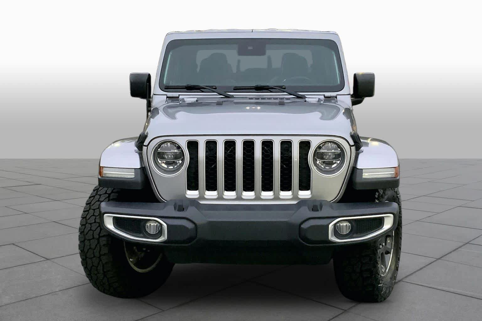 Used 2020 Jeep Gladiator Overland AWD/4WD image 4