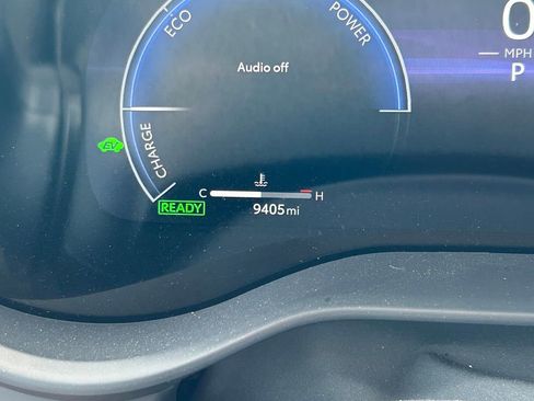 Used 2025 Toyota Sienna XSE image 40