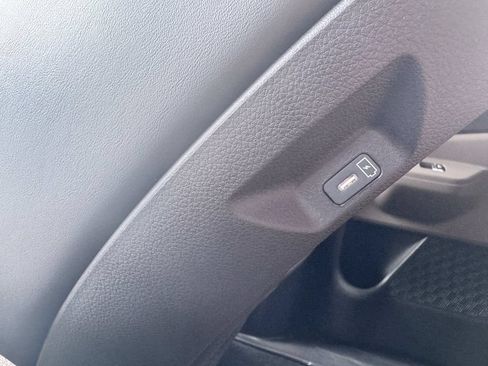 New 2026 Kia Carnival LXS FWD image 31