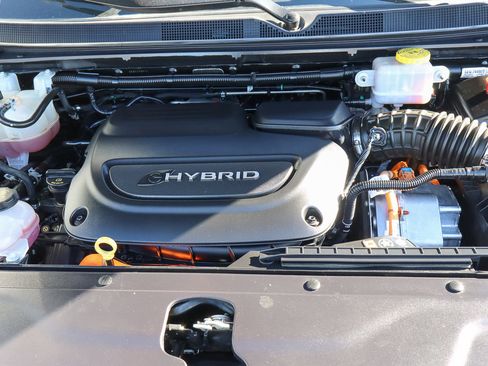 Used 2023 Chrysler Pacifica Limited image 18