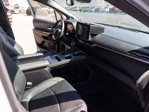 Used 2024 Toyota Sienna XSE w/ XSE Plus Package image 27