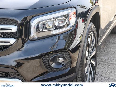 Used 2022 Mercedes-Benz GLB 250 w/ Premium Package Lite image 7