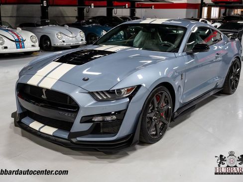 Used 2022 Ford Mustang Shelby GT500 w/ Carbon Fiber Track Pack image 12