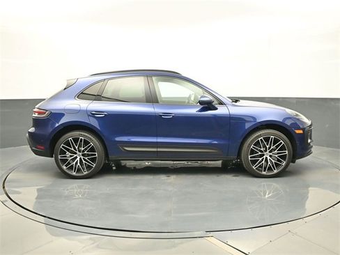 Used 2024 Porsche Macan image 24