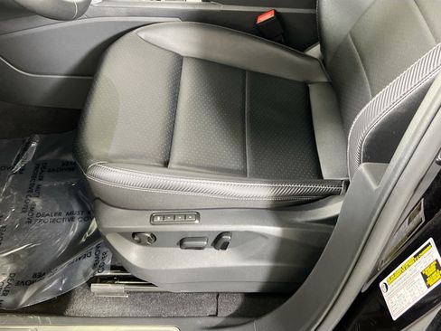 Used 2023 Volkswagen Atlas Cross Sport SEL image 19