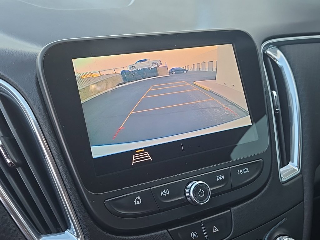 Used 2020 Chevrolet Malibu LT FWD image 24