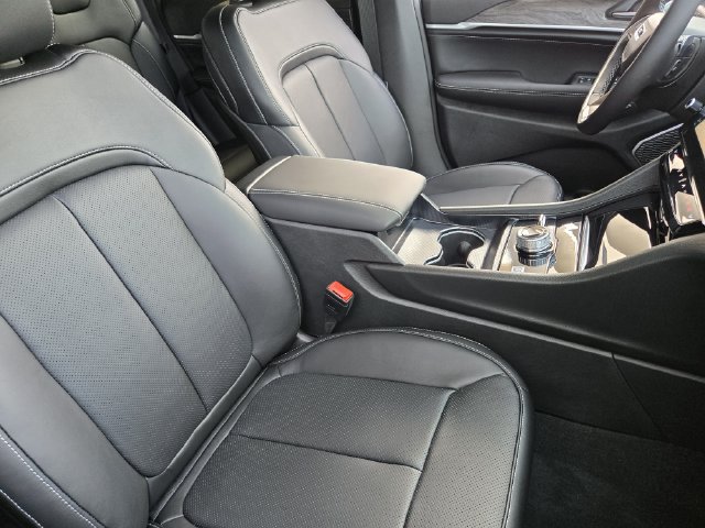 New 2027 Jeep Grand Cherokee Limited AWD/4WD image 9