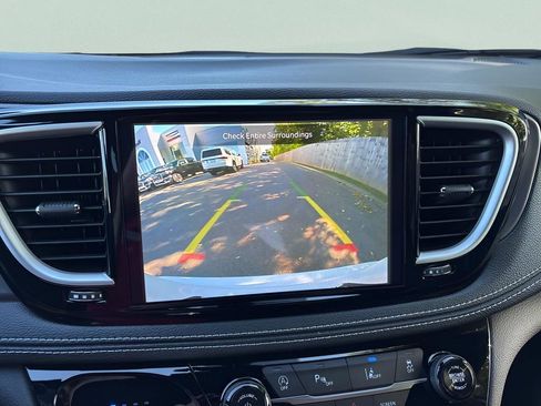New 2026 Chrysler Pacifica Select FWD image 21