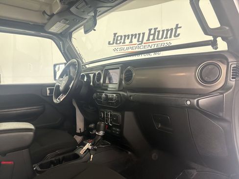 Used 2020 Jeep Gladiator Sport w/ Quick Order Package 24S image 28