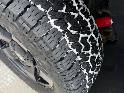 Used 2021 Chevrolet Silverado 2500 LTZ w/ LTZ Convenience Package image 8