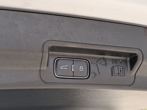 Used 2023 Ford Explorer Limited RWD image 14