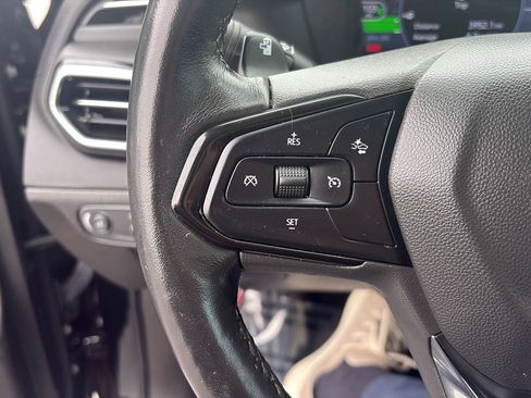 Used 2023 Chevrolet Bolt EUV LT w/ Convenience Package FWD image 16