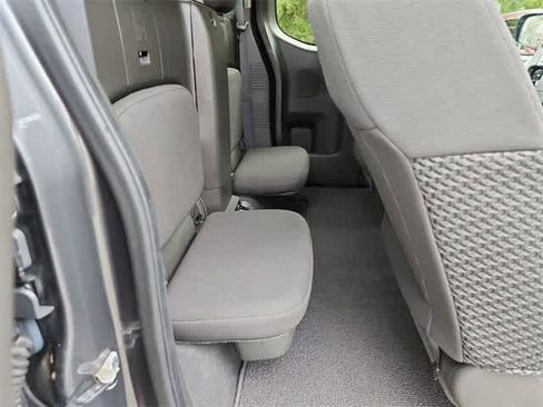 Used 2021 Nissan Frontier SV image 18