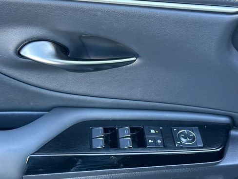 Certified 2025 Lexus ES 350 ES 350 w/ Accessory Package (Z2) image 14