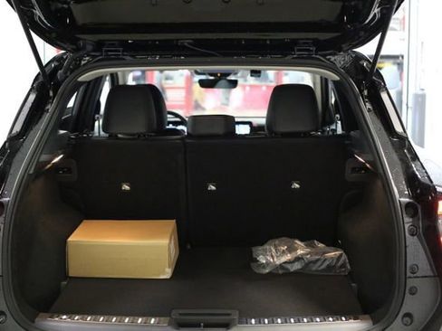 New 2026 Nissan Kicks SR w/ Illumination Package FWD image 21