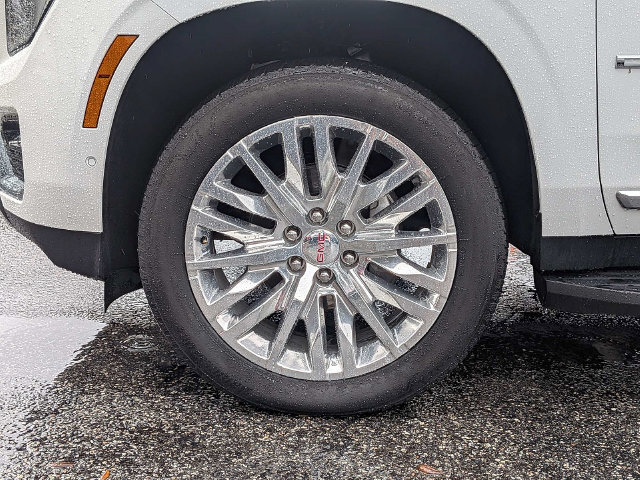 Used 2025 GMC Yukon XL Denali AWD/4WD image 12