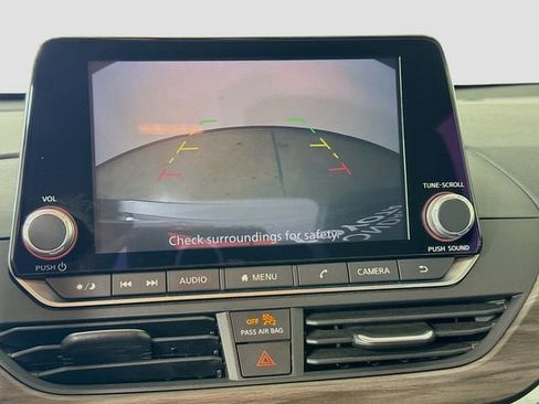 Used 2025 Nissan Altima 2.5 SV image 13