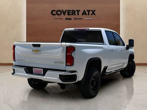Used 2025 Chevrolet Silverado 2500 High Country w/ High Country Premium Package AWD/4WD image 5