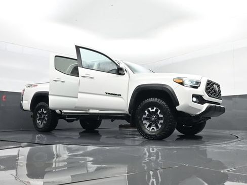Used 2023 Toyota Tacoma TRD Off-Road AWD/4WD image 31