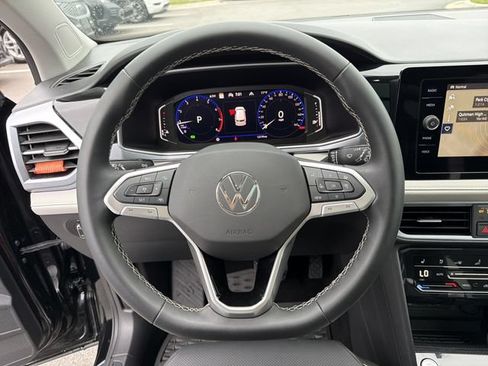 Used 2025 Volkswagen Taos SEL AWD/4WD image 23