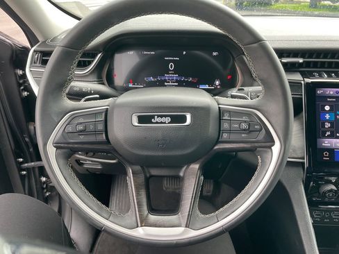 Certified 2023 Jeep Grand Cherokee Limited AWD/4WD image 43