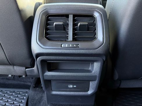 Used 2022 Volkswagen Taos SE image 12